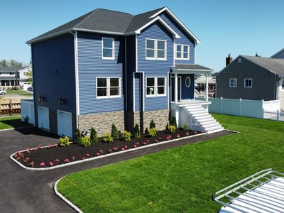 851 W Bay Drive