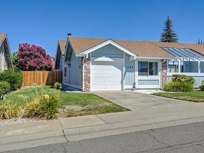 1195 Green Hill Dr