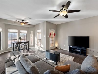 1933 Island Cir APT A201