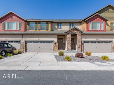 1317 N Silver Crest Dr E