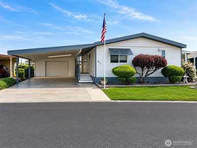 2240 W Broadway Avenue #201