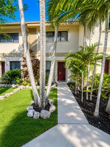 3062 S Oakland Forest Drive #203