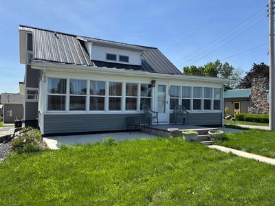 369 W Main St