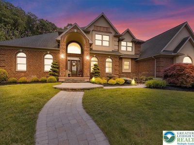212 Hillview Cir
