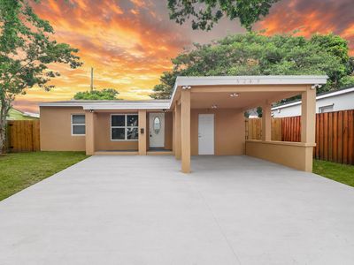 5249 NE 4TH Terrace
