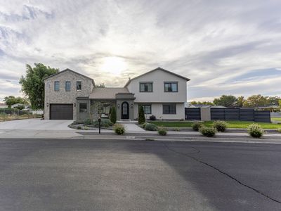 1593 N 1825 W