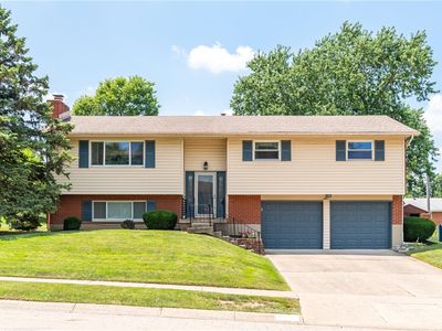 827 Moon Ct