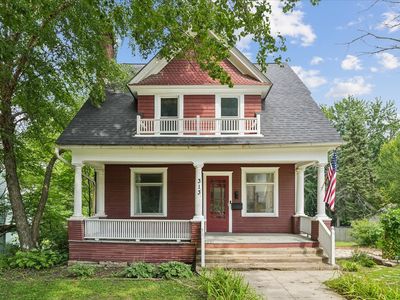 313 2nd St NW