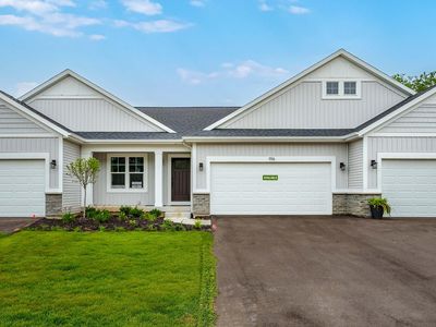 327 Round Hill Rd