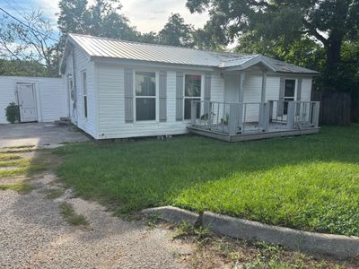 Property at 405 N 3rd Ave, Hartford, AL