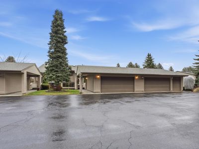 22813 E Clearwater Ln