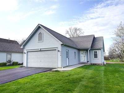 114 Cranbrook Ter