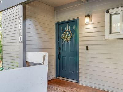 Property at 4610 Lower Dr, Lake Oswego, OR