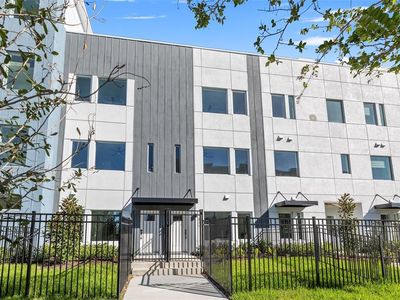 564 Dr Martin Luther King Jr St S