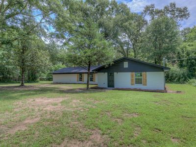 4693 Larry Ln
