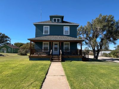 Property at 303 Eakin St, Jetmore, KS