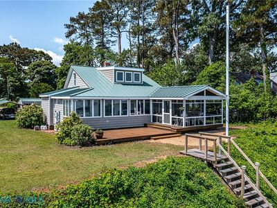 24 Orion Ave