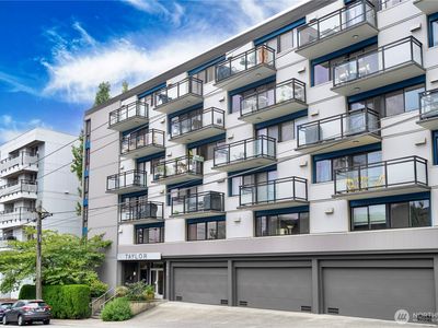 1525 Taylor Ave N #203