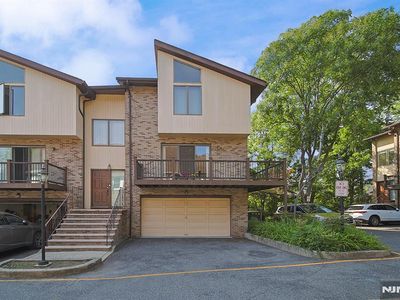 175 Fort Lee Rd APT 3