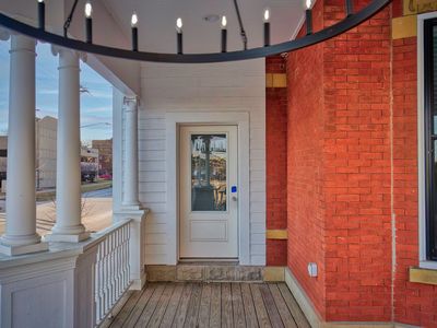 801 W Berry St UNIT A