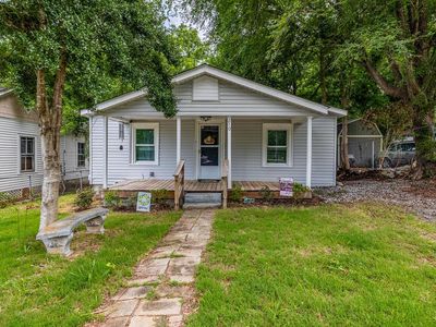 Property at 210 E Hampton St, Laurens, SC