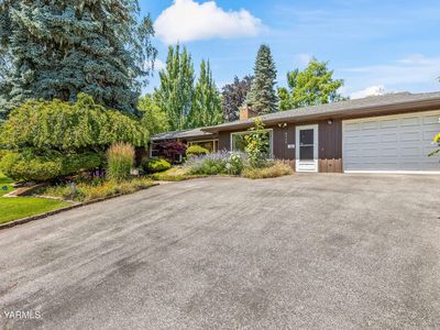 5405 Douglas Dr