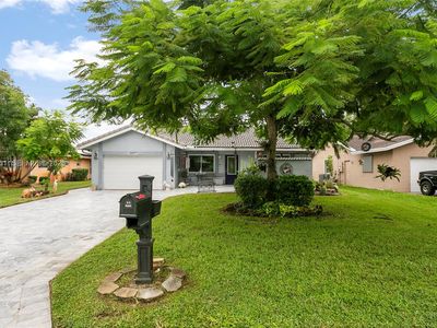 10307 NW 70th St