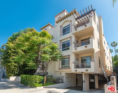 11582 Moorpark St Unit 104