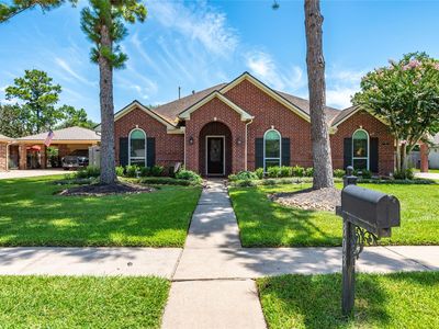 803 Hackberry Ln