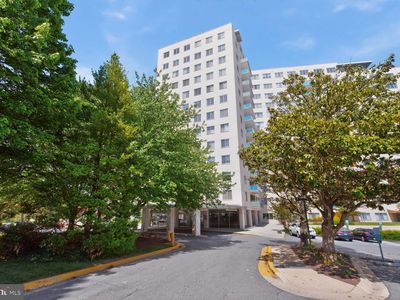 10201 Grosvenor Pl APT 720