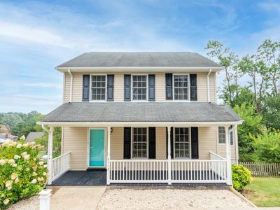 631 Essex Dr #B