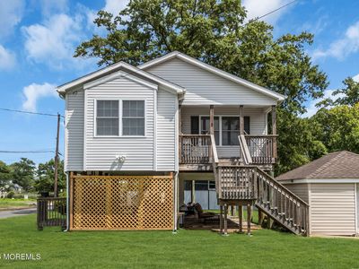 2 Manahassett Park Drive