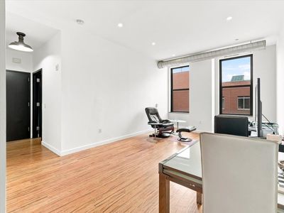 232 Pavonia Ave APT 617