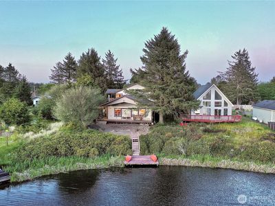 137 N Razor Clam Drive SW