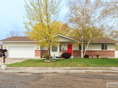 3435 E Circle South Dr