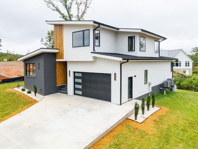 107 Courtney Springs Dr