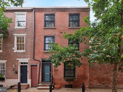 2138 Tryon St