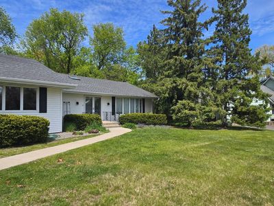1948 Crown Point Dr