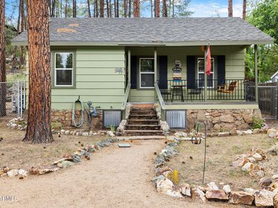 805 W CANYON Drive