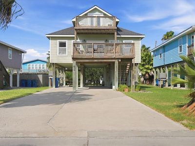 634 Dolphin Cir