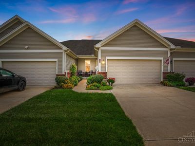 104 Woodmere Ct