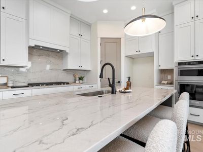 11218 S Corballis Ln