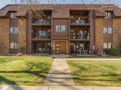 2026 N Kavaney Dr APT 11