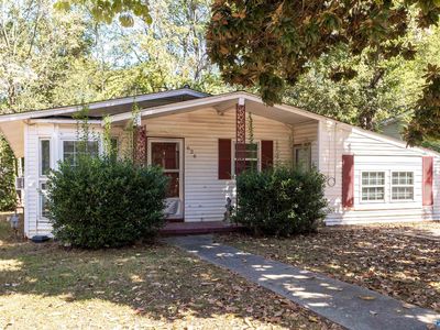 626 Kennan Rd NW
