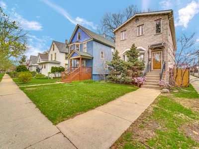 1915 Dewey Ave