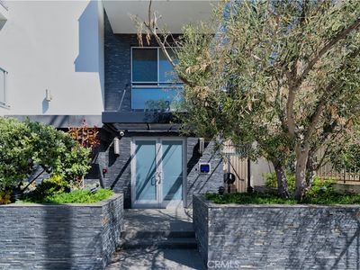 7133 Hawthorn Ave APT 206