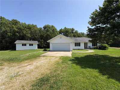 Property at 1046 NW 475th Rd, Centerview, MO