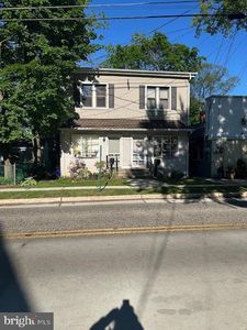 212 N Centre St