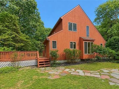56 Lakeside Dr