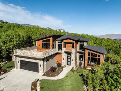 1040 S Summit Creek Dr